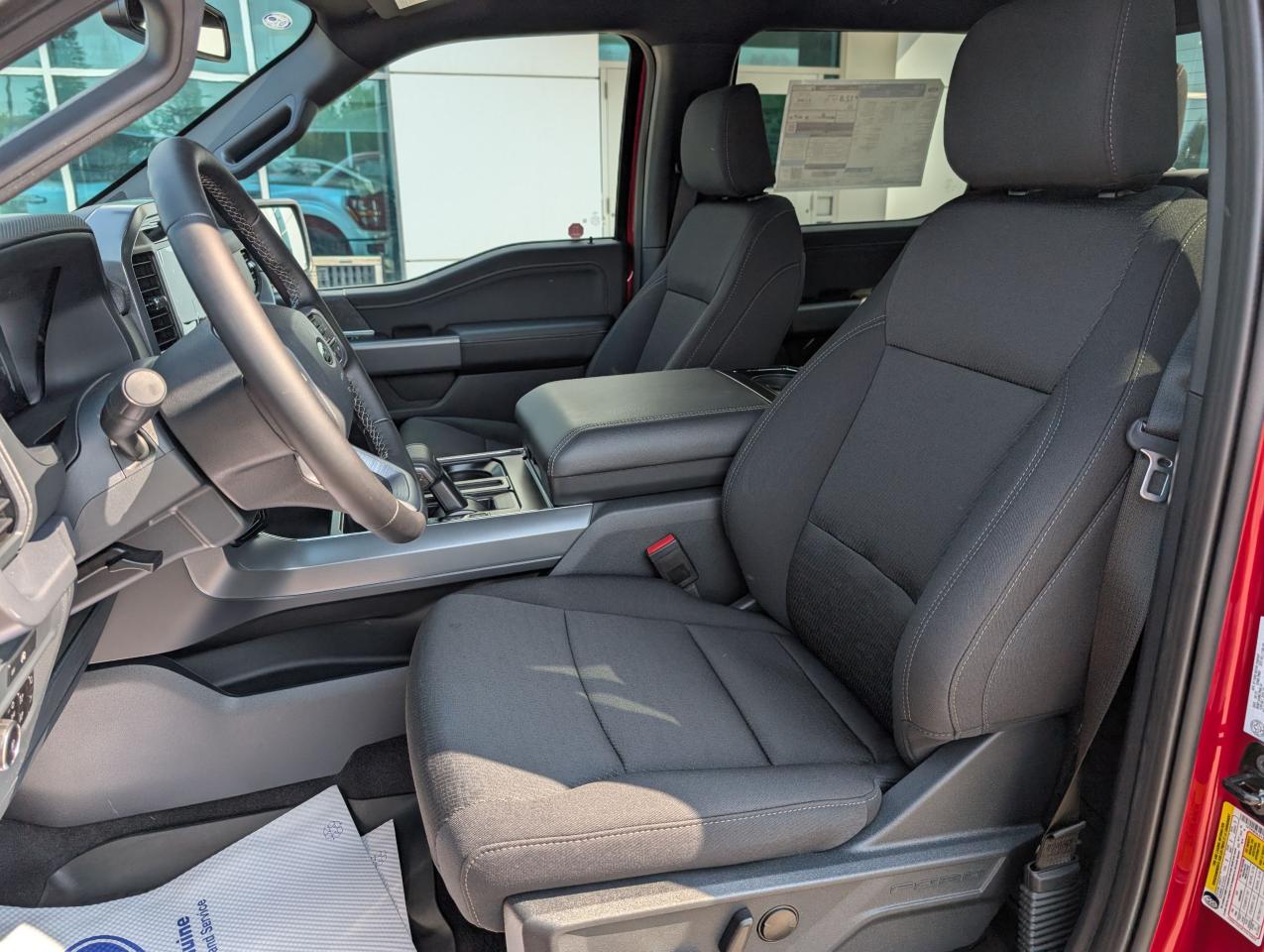 2025 Ford F-150 XLT Photo5