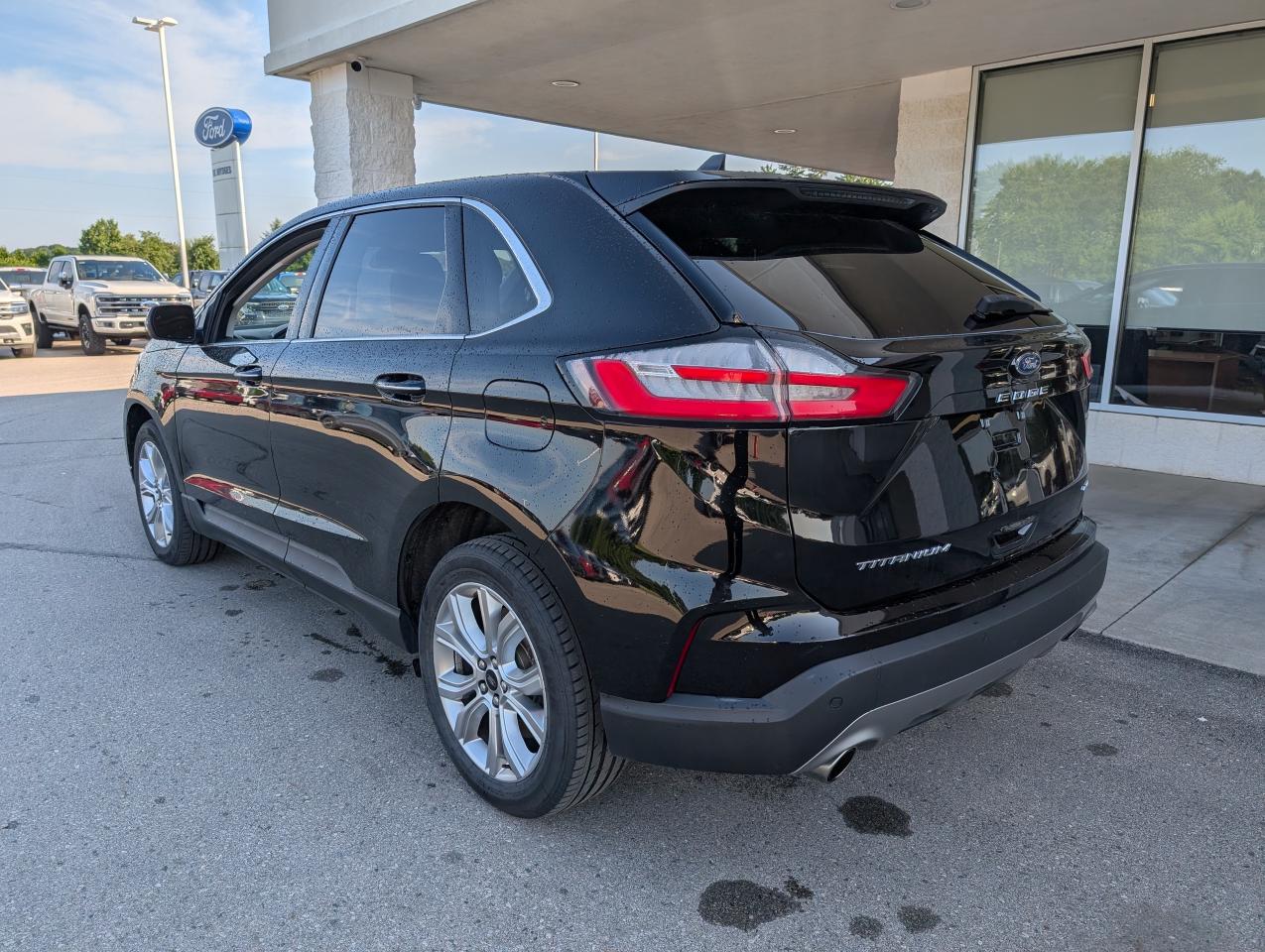 2023 Ford Edge Titanium Photo