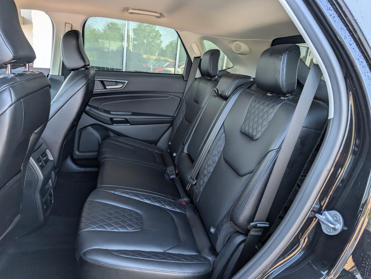 2023 Ford Edge Titanium Photo