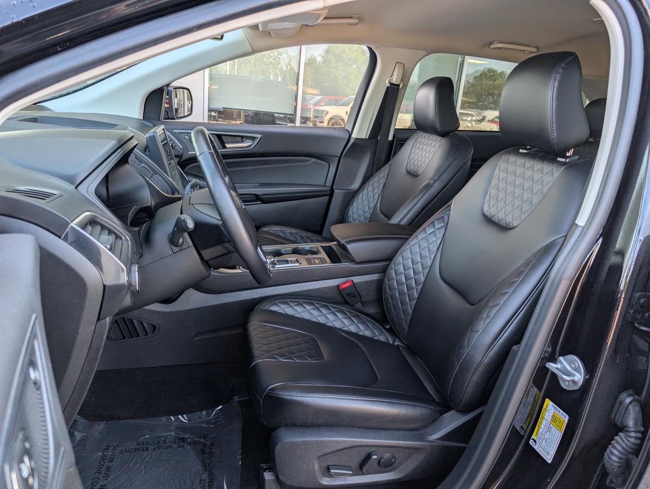 2023 Ford Edge Titanium Photo