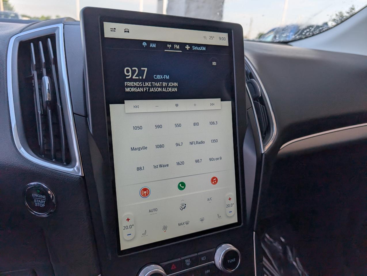 2023 Ford Edge Titanium Photo