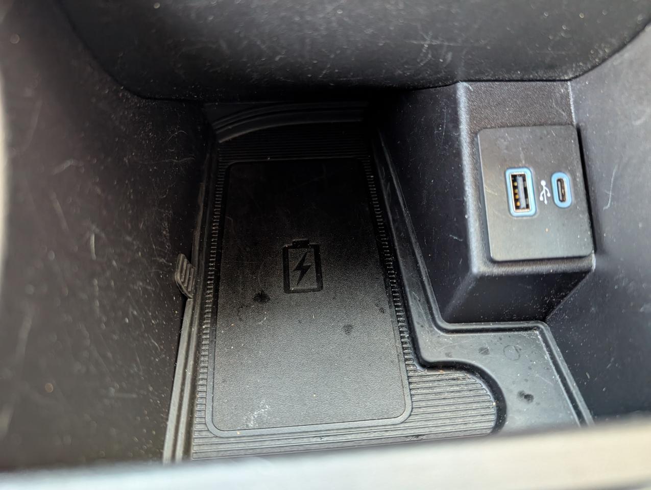 2023 Ford Edge Titanium Photo