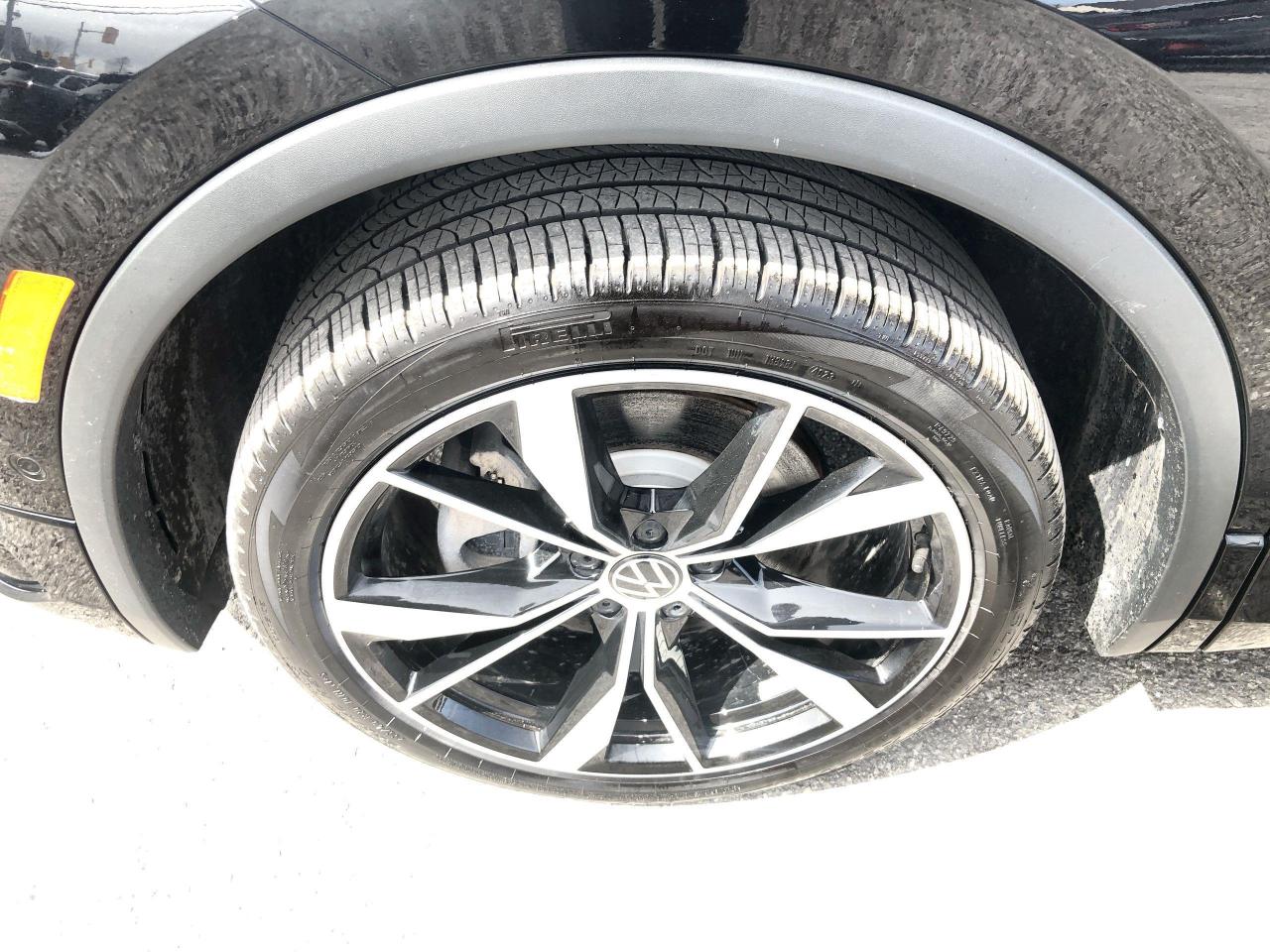 2024 Volkswagen Tiguan Highline R-Line LEATHER, PANO. ROOF, NAVI, HTD. SE Photo