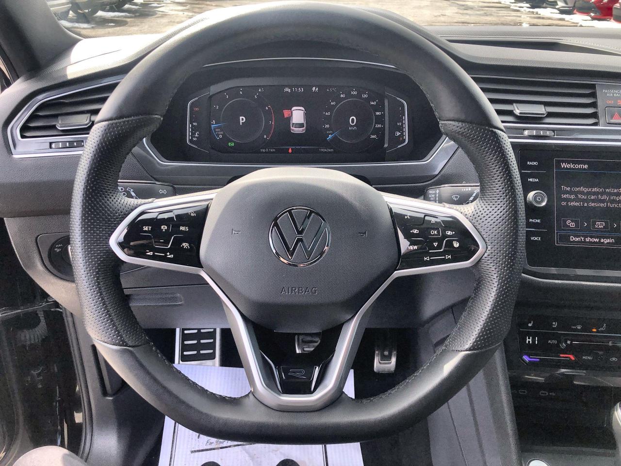 2024 Volkswagen Tiguan Highline R-Line LEATHER, PANO. ROOF, NAVI, HTD. SE Photo