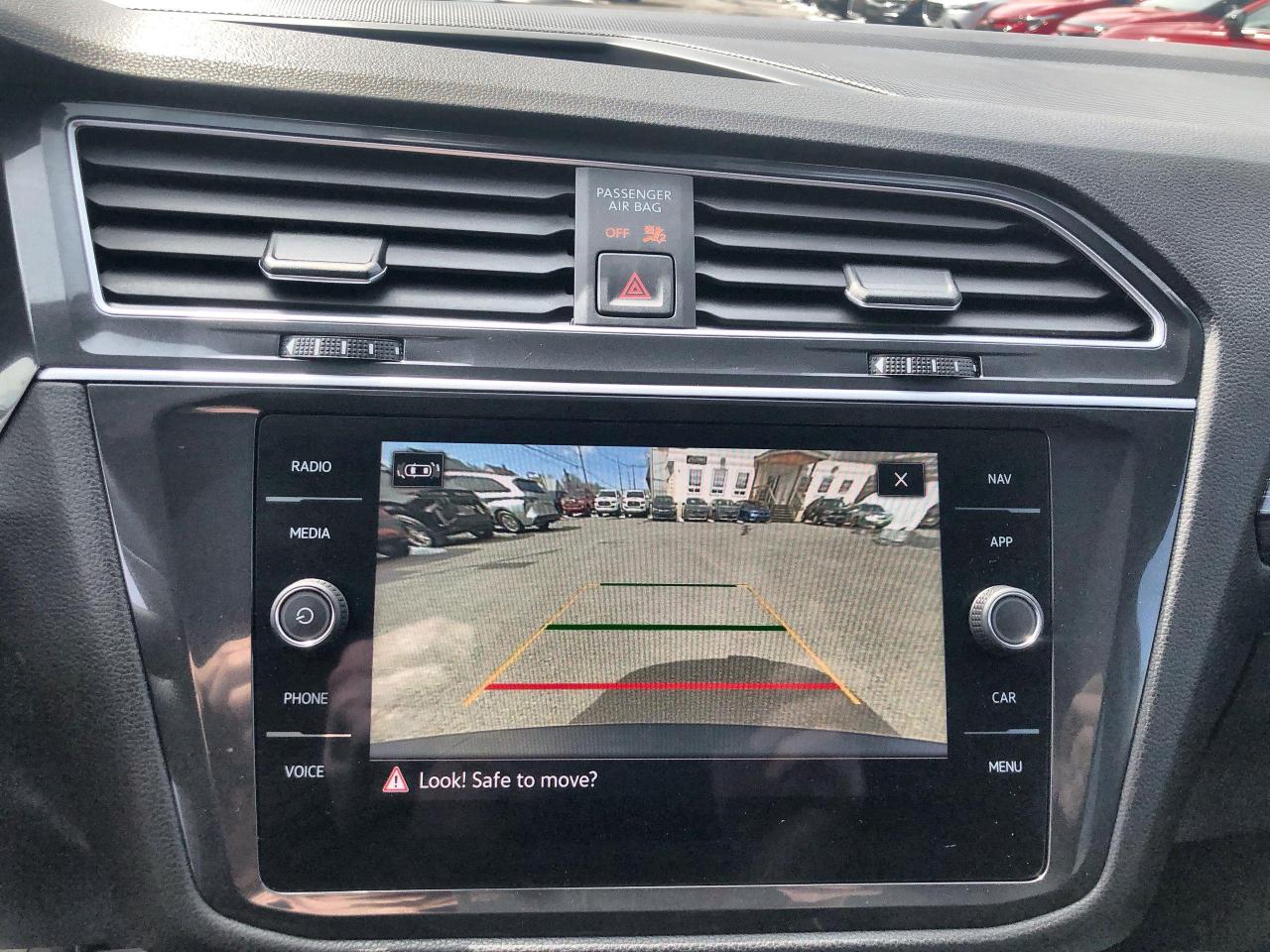 2024 Volkswagen Tiguan Highline R-Line LEATHER, PANO. ROOF, NAVI, HTD. SE Photo