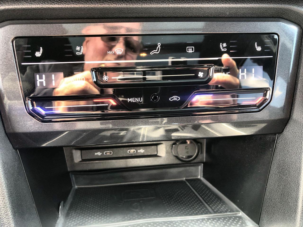 2024 Volkswagen Tiguan Highline R-Line LEATHER, PANO. ROOF, NAVI, HTD. SE Photo