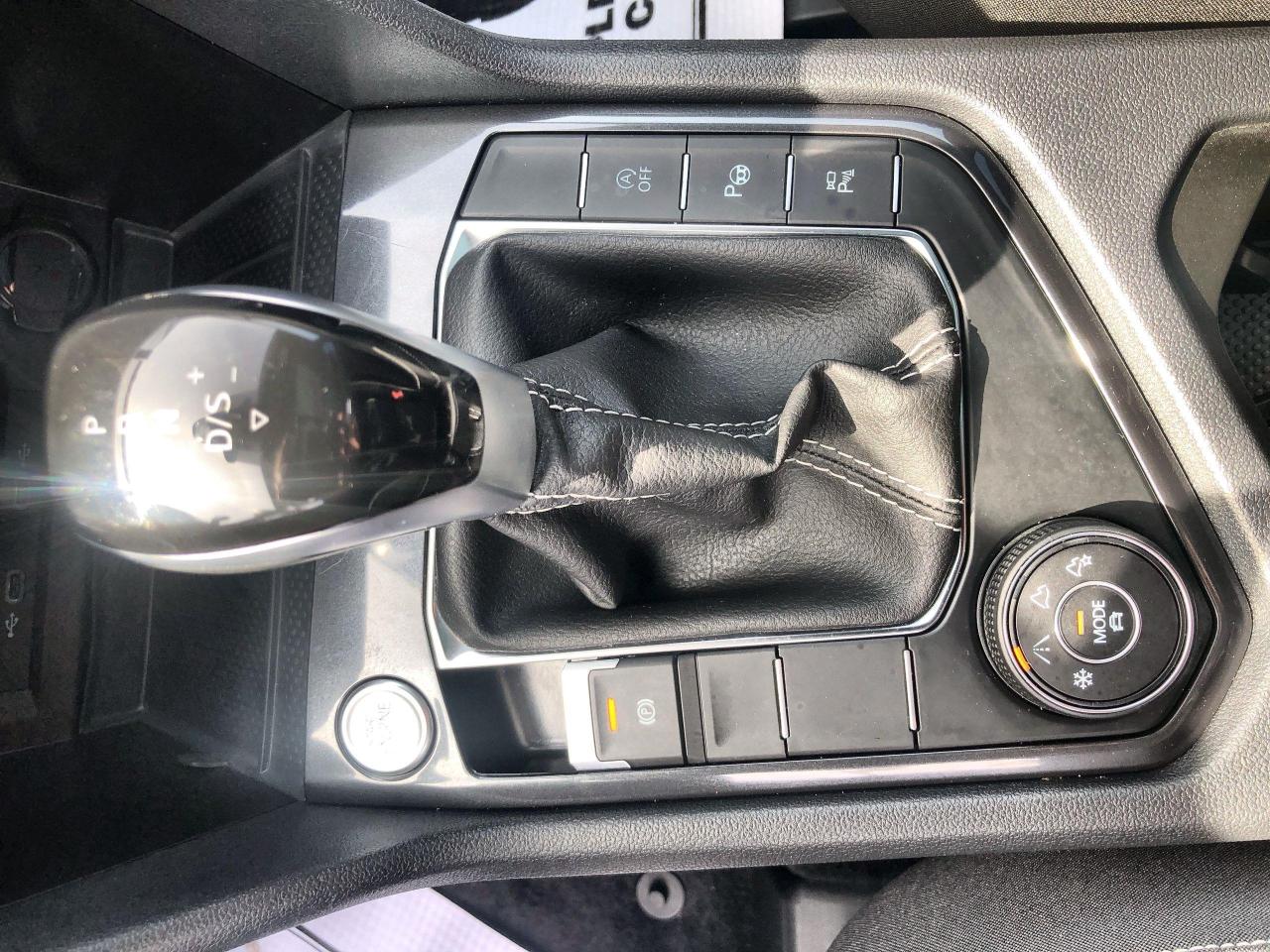 2024 Volkswagen Tiguan Highline R-Line LEATHER, PANO. ROOF, NAVI, HTD. SE Photo