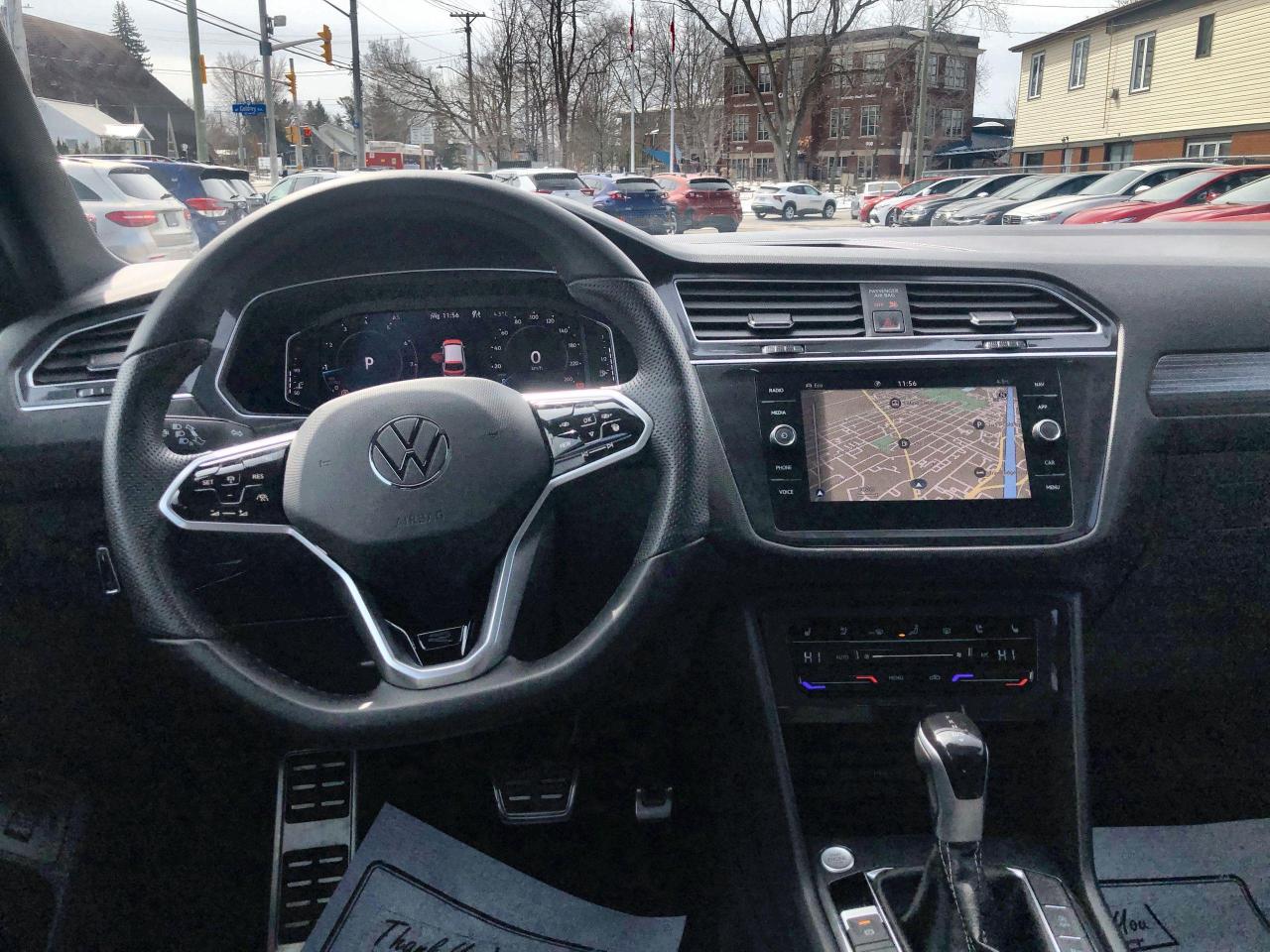 2024 Volkswagen Tiguan Highline R-Line LEATHER, PANO. ROOF, NAVI, HTD. SE Photo