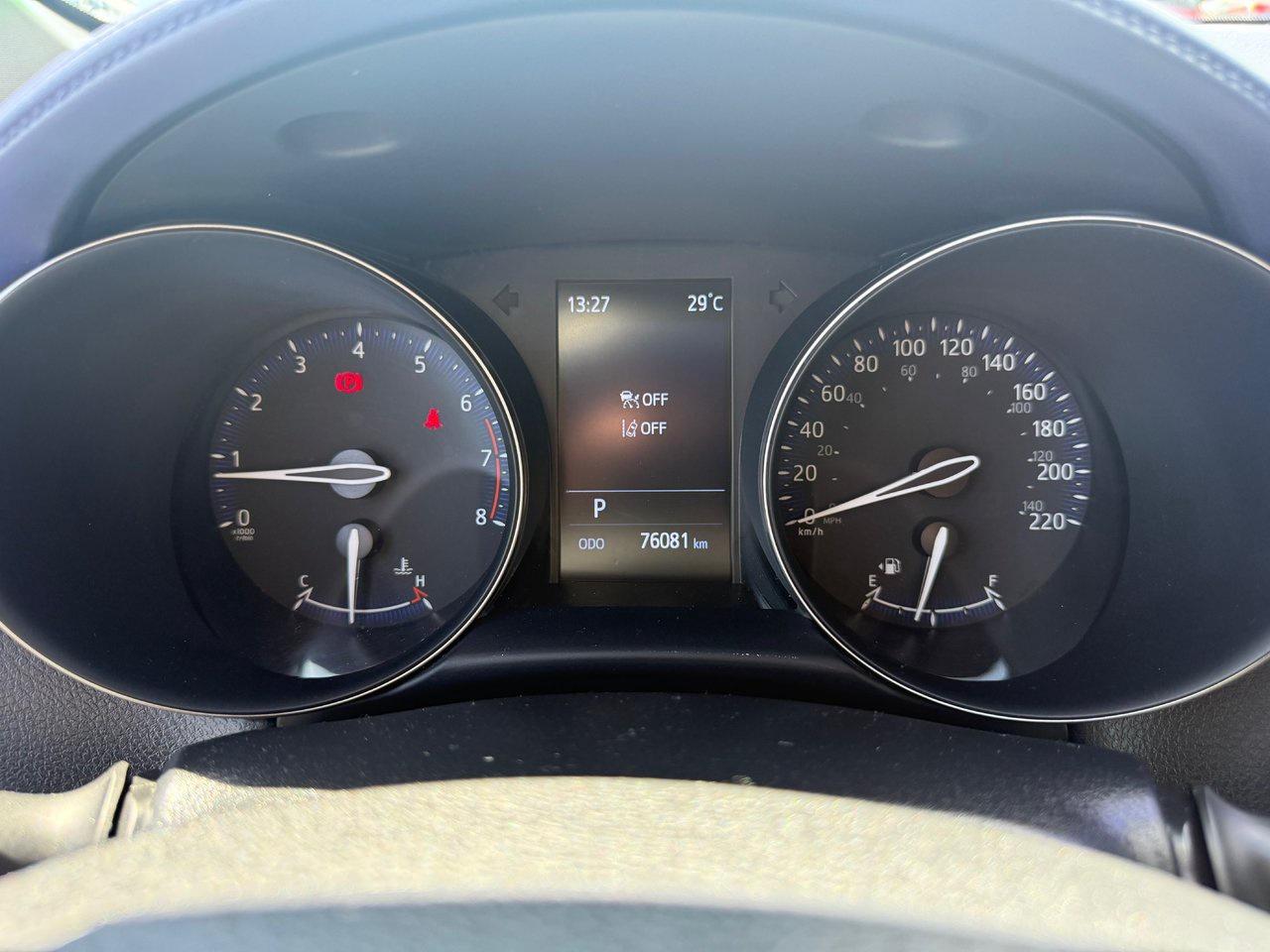 2022 Toyota C-HR XLE Photo