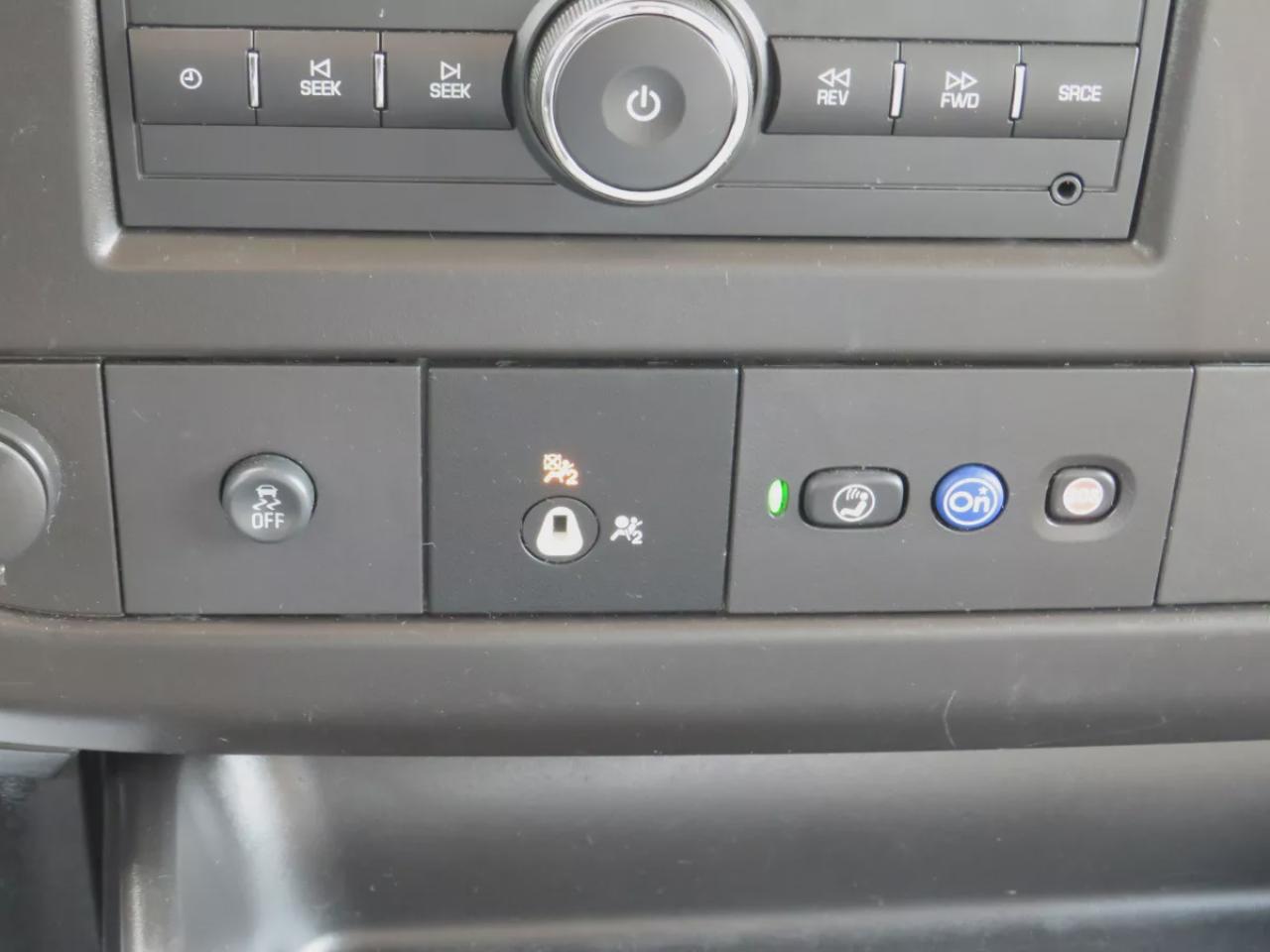 2023 GMC Savana Cargo Van G2500 Cargo (**LOW KM!!**SAFETY/CERTIFIED!!**ALLOY RIMS**LEATHER**) Photo