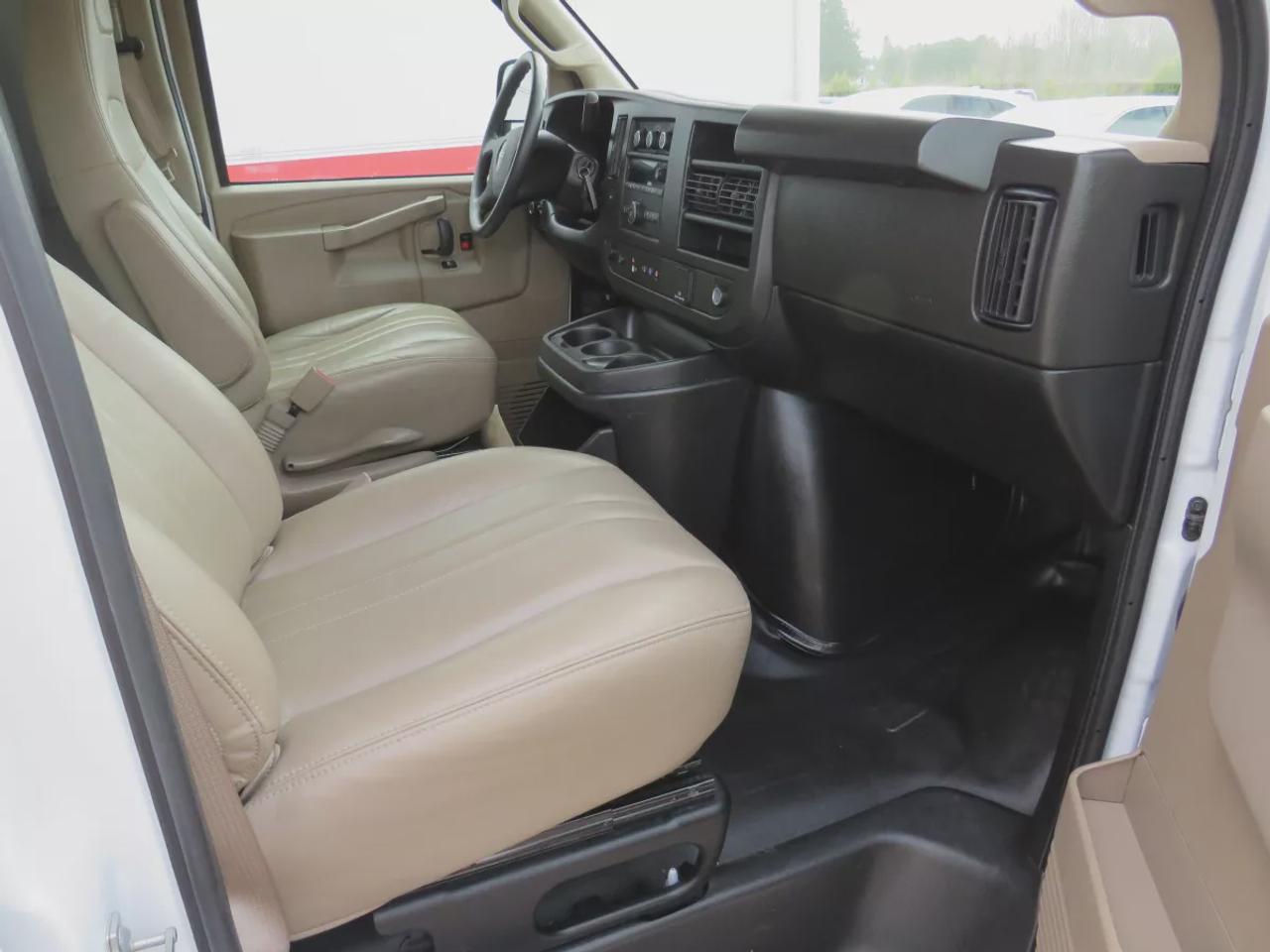 2023 GMC Savana Cargo Van G2500 Cargo  | Low Km | Safety Certified | Alloy Rims | Leather Seats Photo