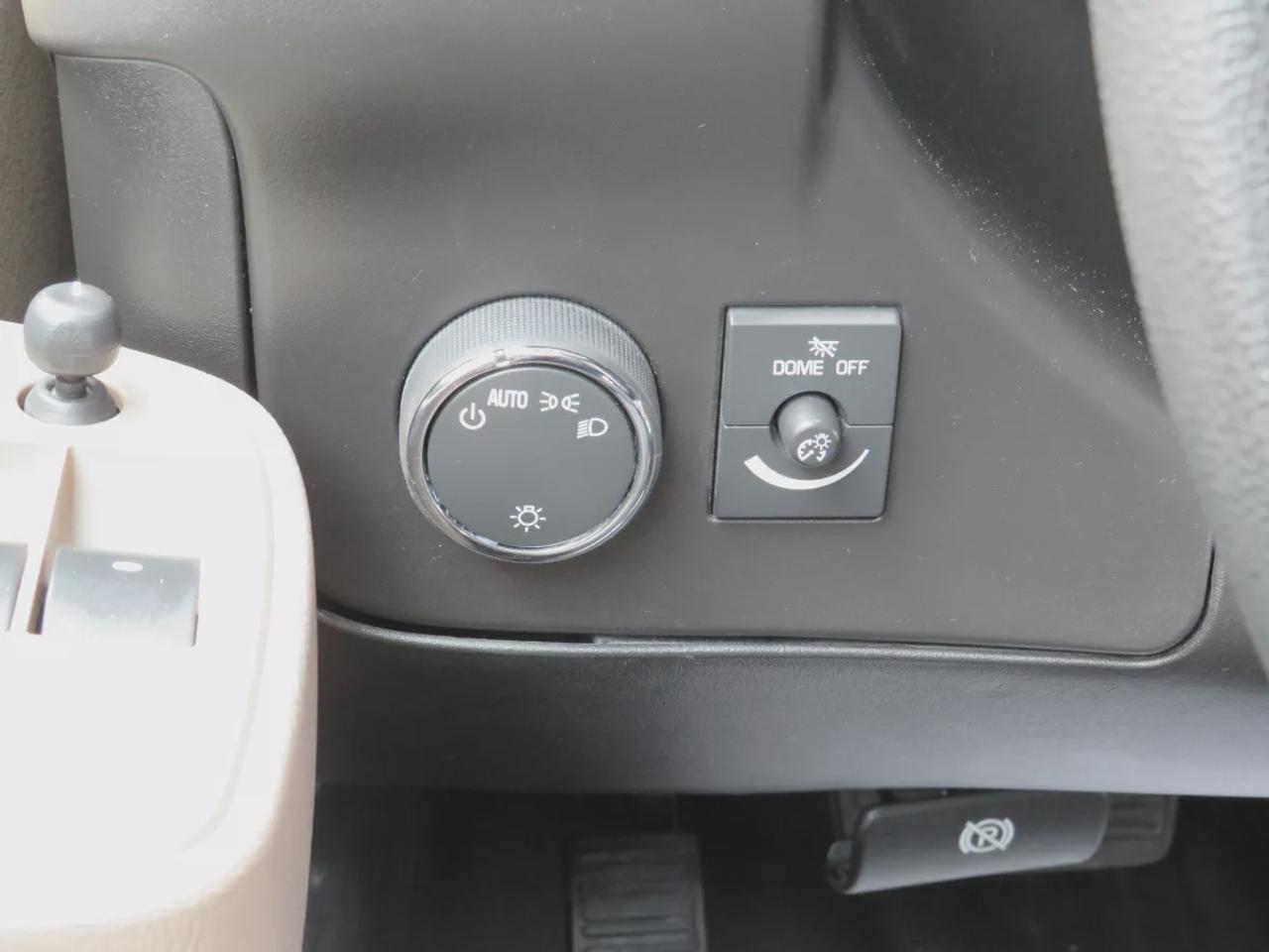 2023 GMC Savana Cargo Van G2500 Cargo  | Low Km | Safety Certified | Alloy Rims | Leather Seats Photo