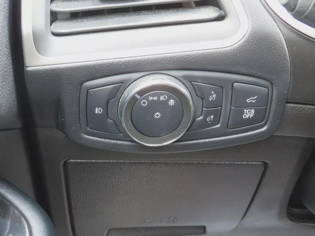 2020 Ford Edge SEL (**LOW KM!!**CLEAN TITLE/NO ACCIDENTS**SAFETY/CERTIFIED**TRAILER HITCH**NAVIGATION**REVERSE CAMERA**FOG LIGHTS**REMOTE START**ALLOY RIMS**LEATHER TRIM**POWER TAILGATE**HEATED SEATS**POWER SEATS**LEATHER WRAPPED STEERING WHEEL**CRUISE CONTROL**BLUETOOH Photo