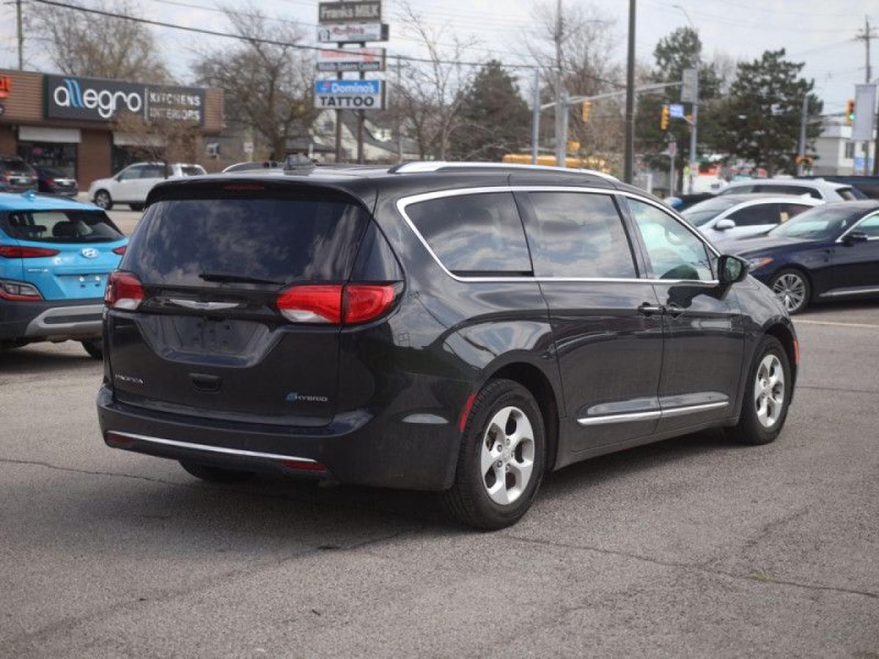 2018 Chrysler Pacifica Hybrid Touring-L  **PWR GATE - LEATH** Photo3