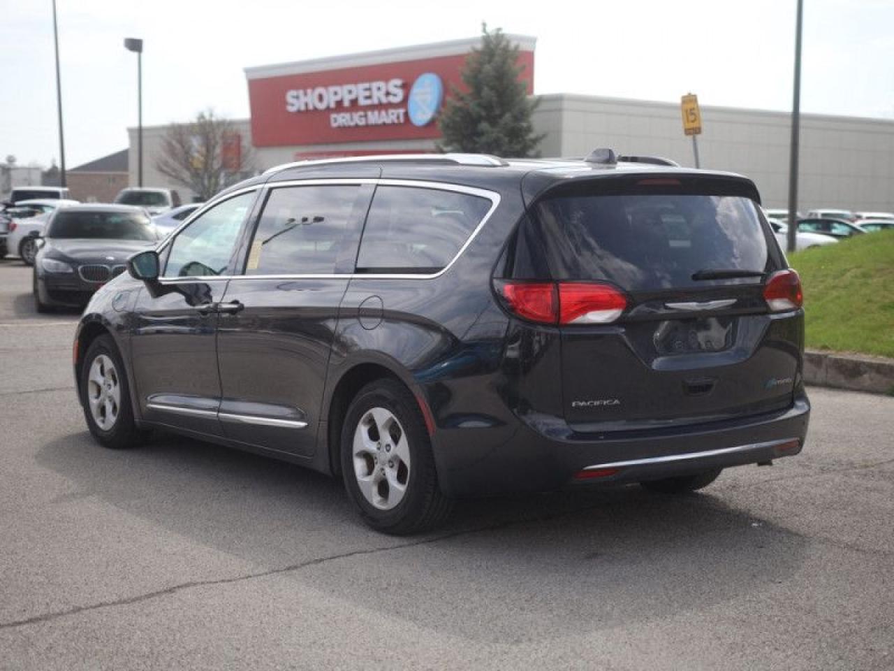 2018 Chrysler Pacifica Hybrid Touring-L  **PWR GATE - LEATH** Photo2