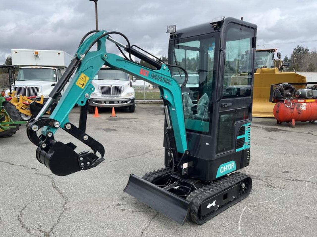 Used 2024 AGT Industrial Green QH13R Mini Excavator 420CC Gas Engine (New) for sale in Burnaby, BC