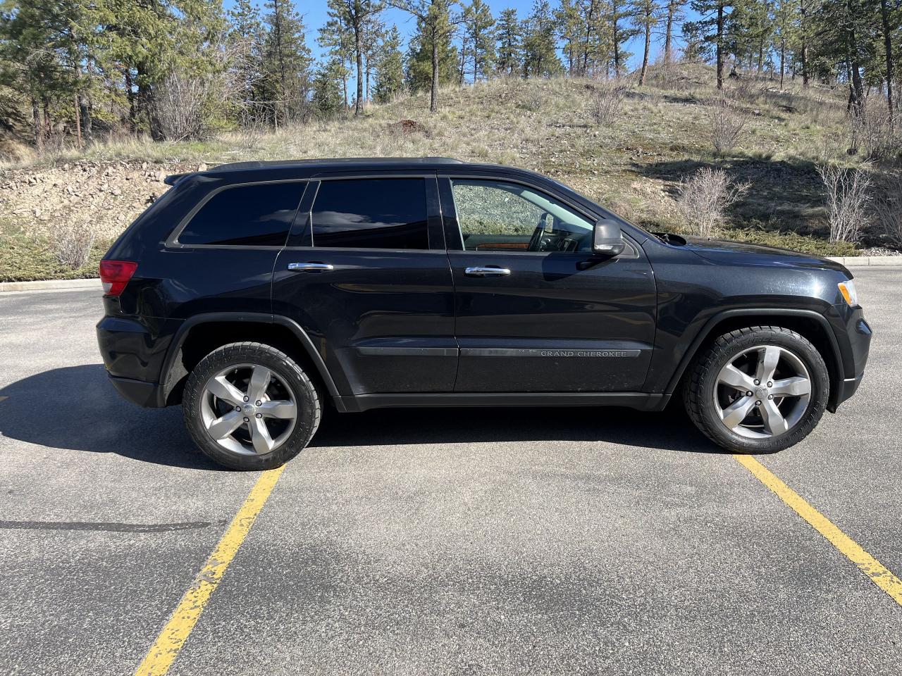 2011 Jeep Grand Cherokee LIMITED 4WD Photo4