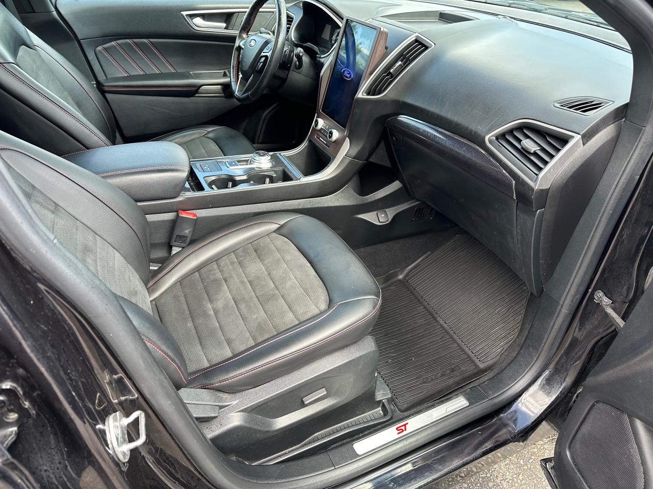 2021 Ford Edge ST Line Photo5