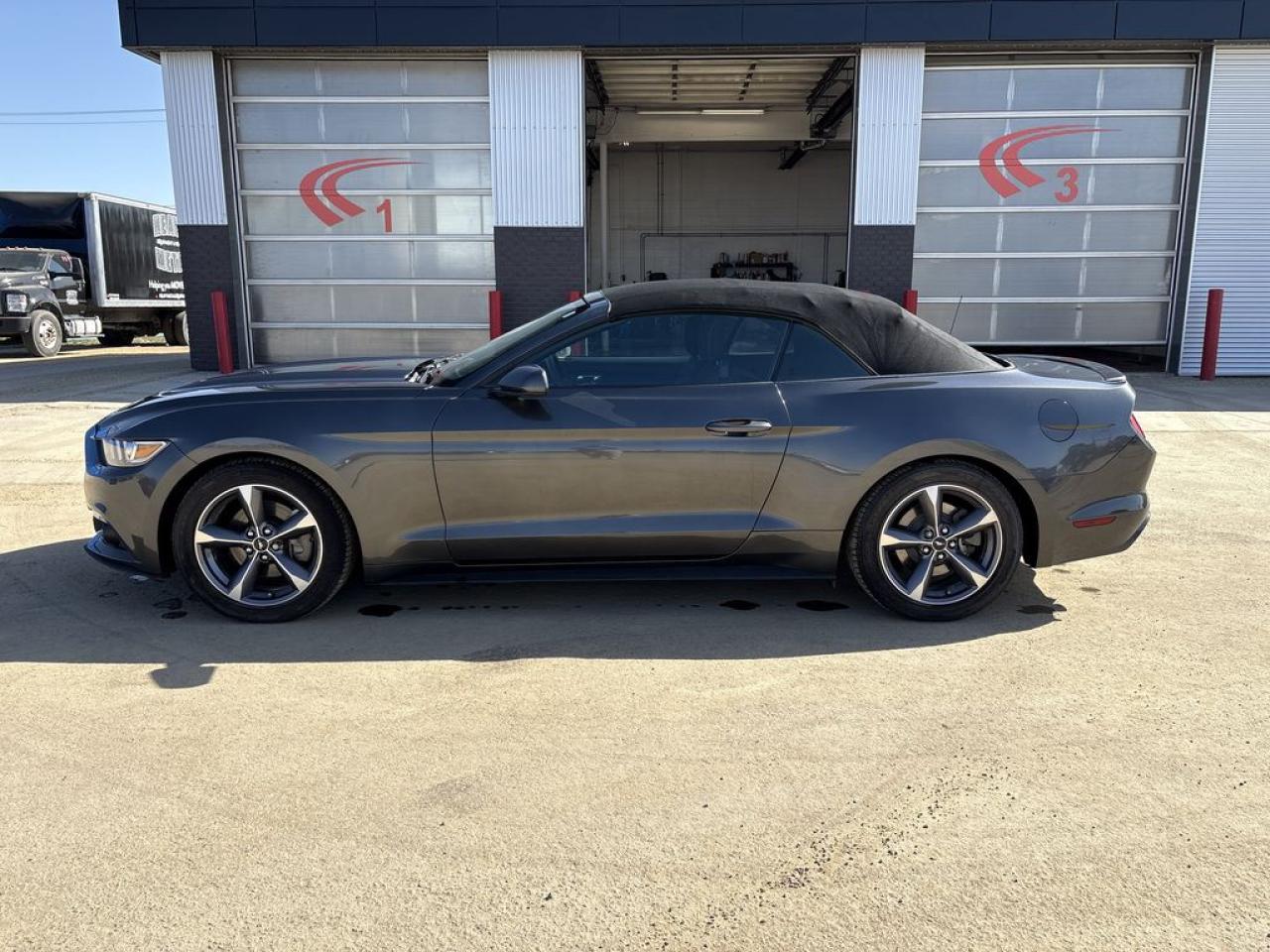 2017 Ford Mustang V6 Photo5