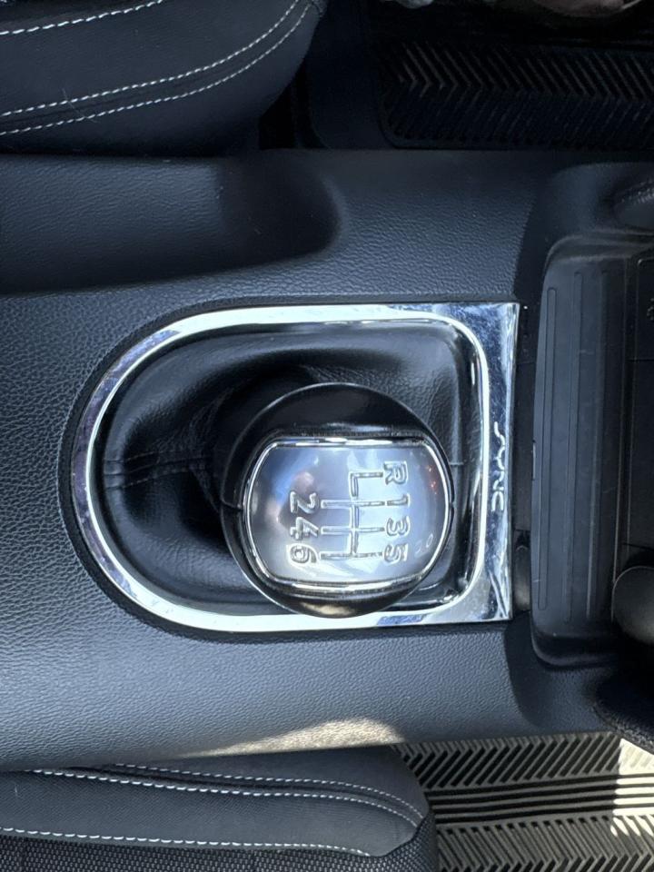 2017 Ford Mustang V6 Photo5