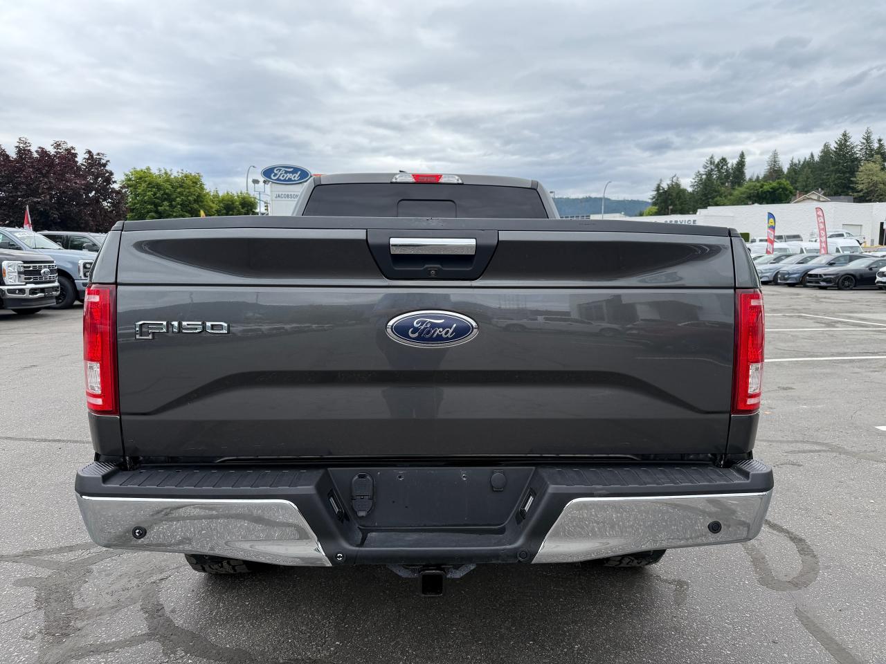 2015 Ford F-150 XLT Photo3