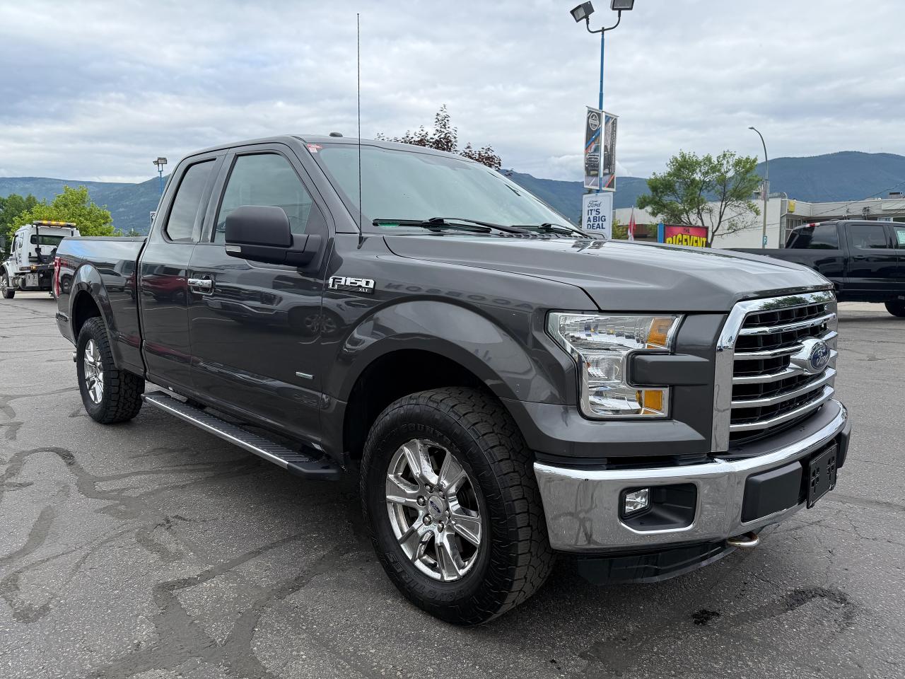 2015 Ford F-150 XLT Photo5