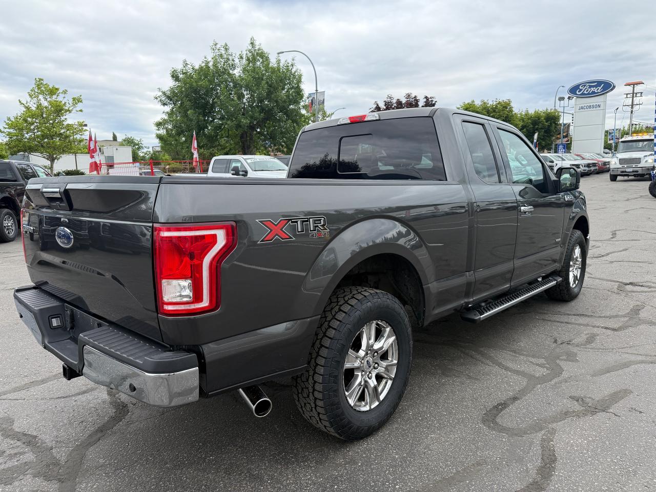 2015 Ford F-150 XLT Photo5