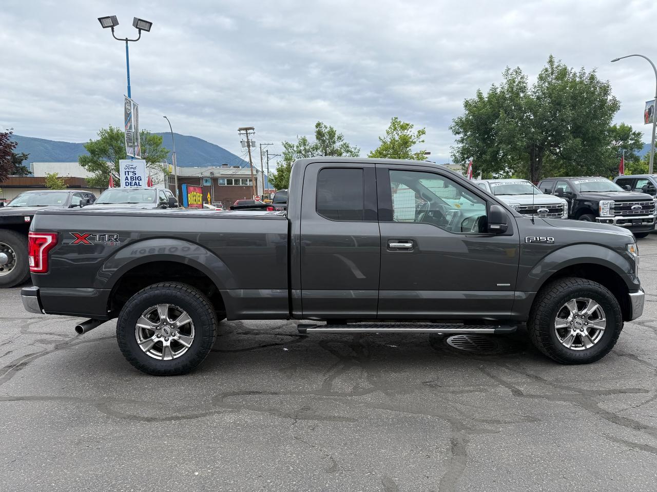 2015 Ford F-150 XLT Photo5