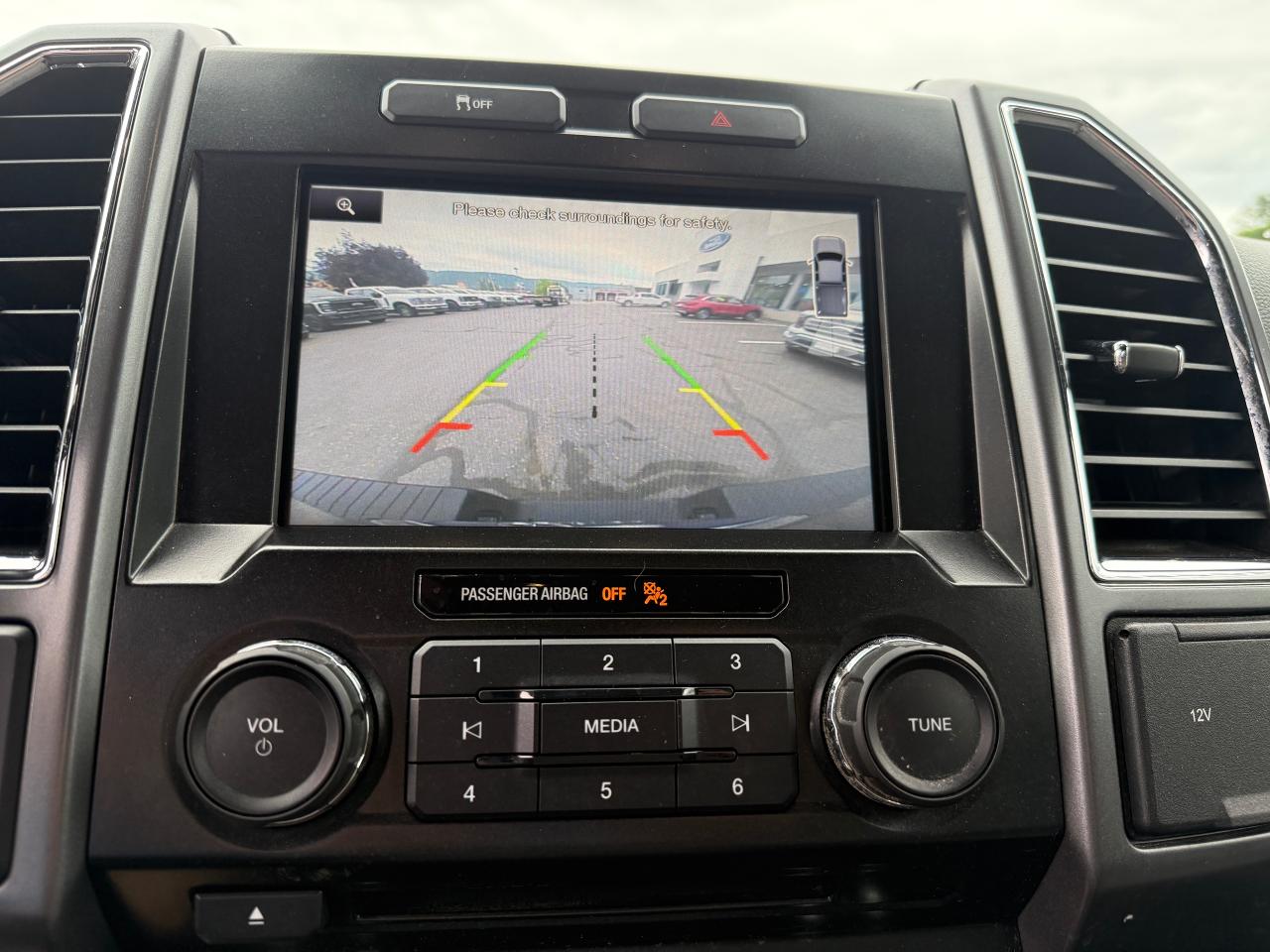 2015 Ford F-150 XLT Photo5