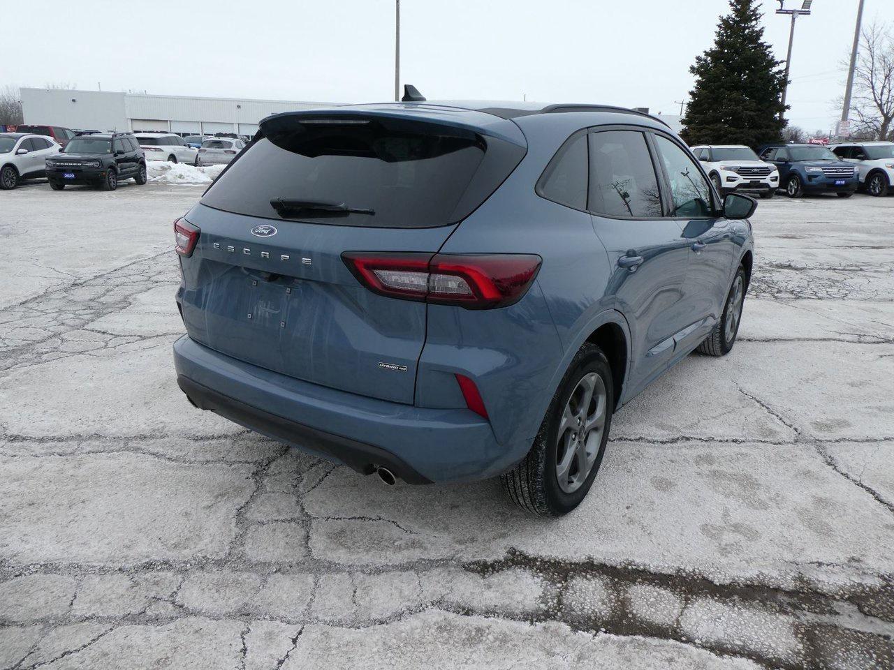 2024 Ford Escape ST-Line Photo4