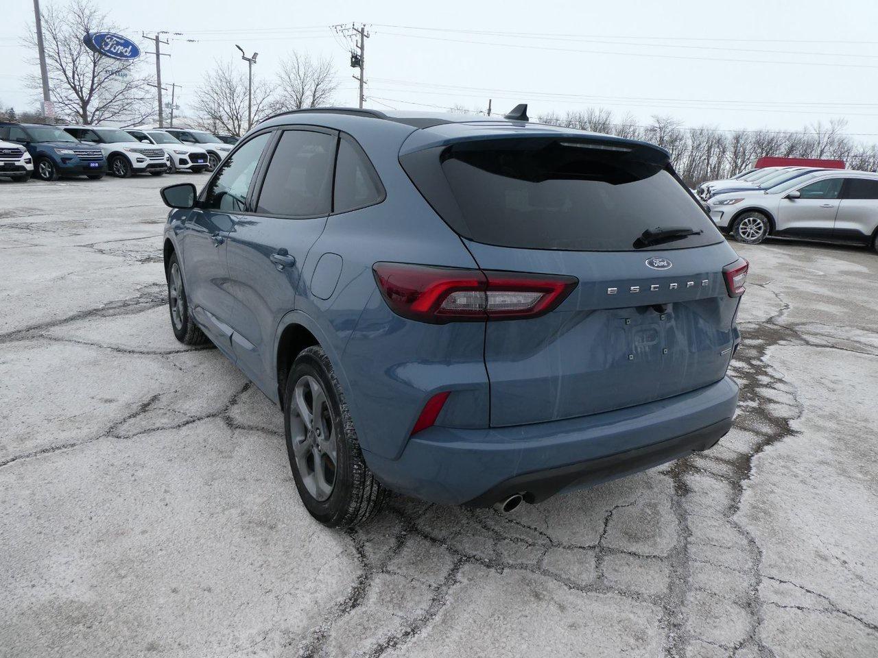 2024 Ford Escape ST-Line Photo2