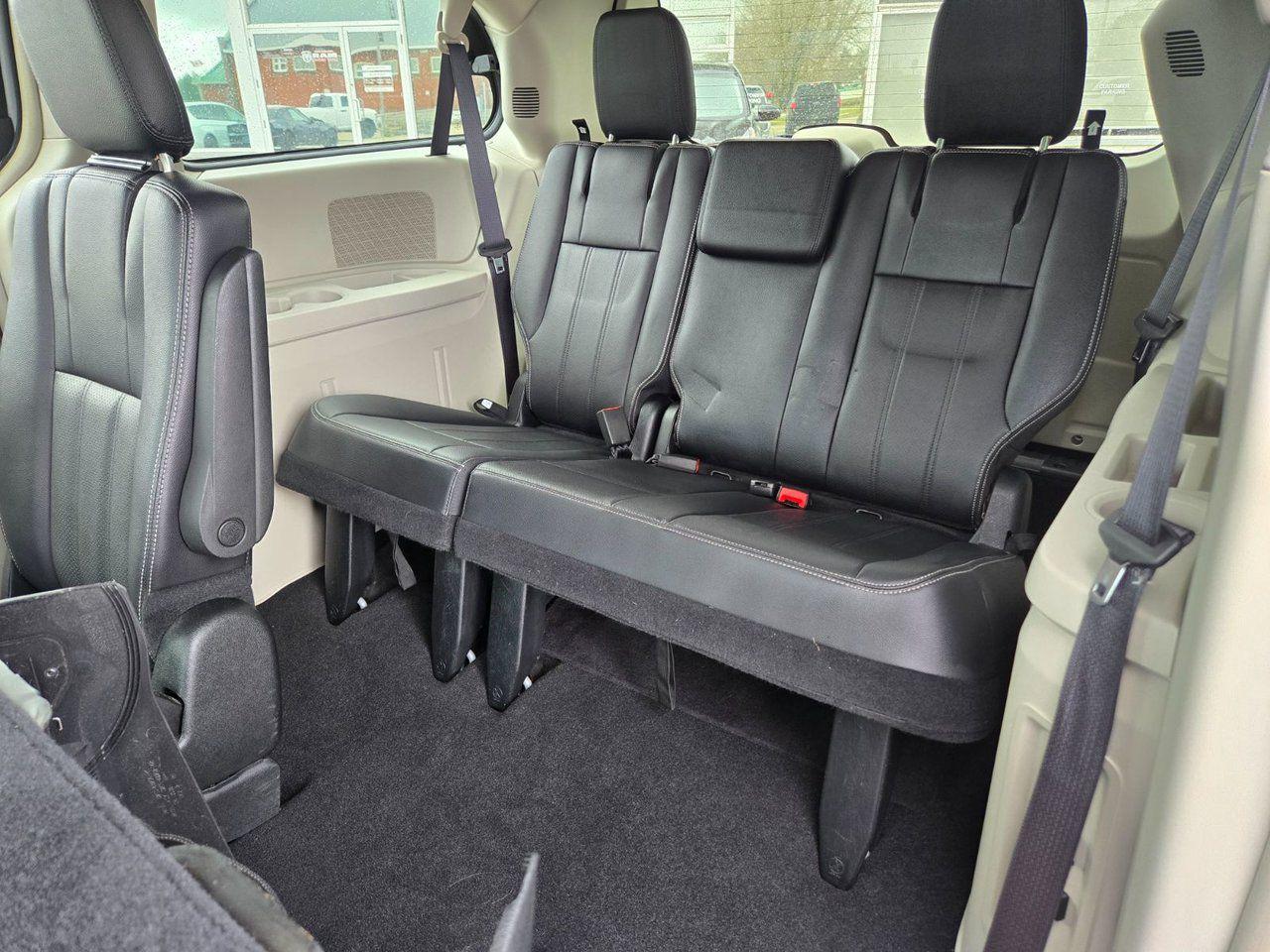 2015 Dodge Grand Caravan Crew Plus - Photo #24
