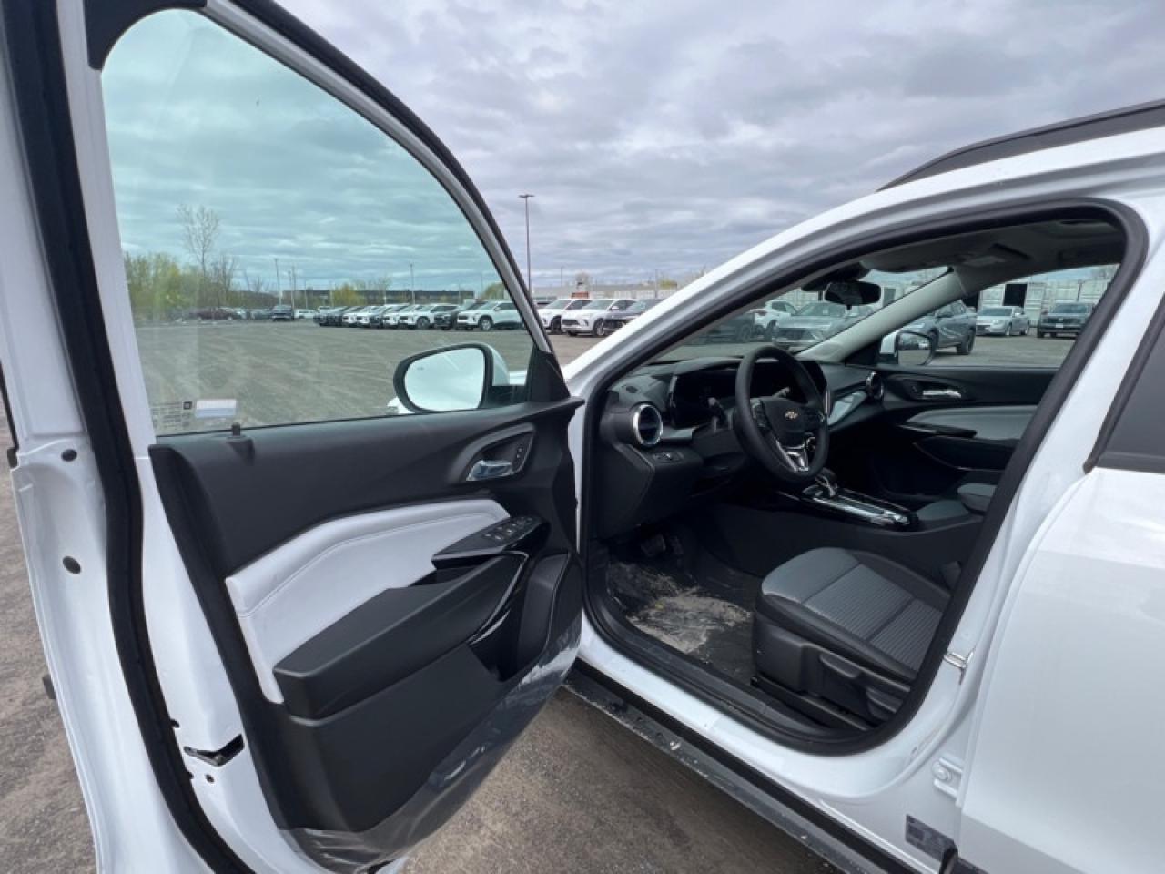 2025 Chevrolet Trax LT  - Heated Seats -  Remote Start Photo