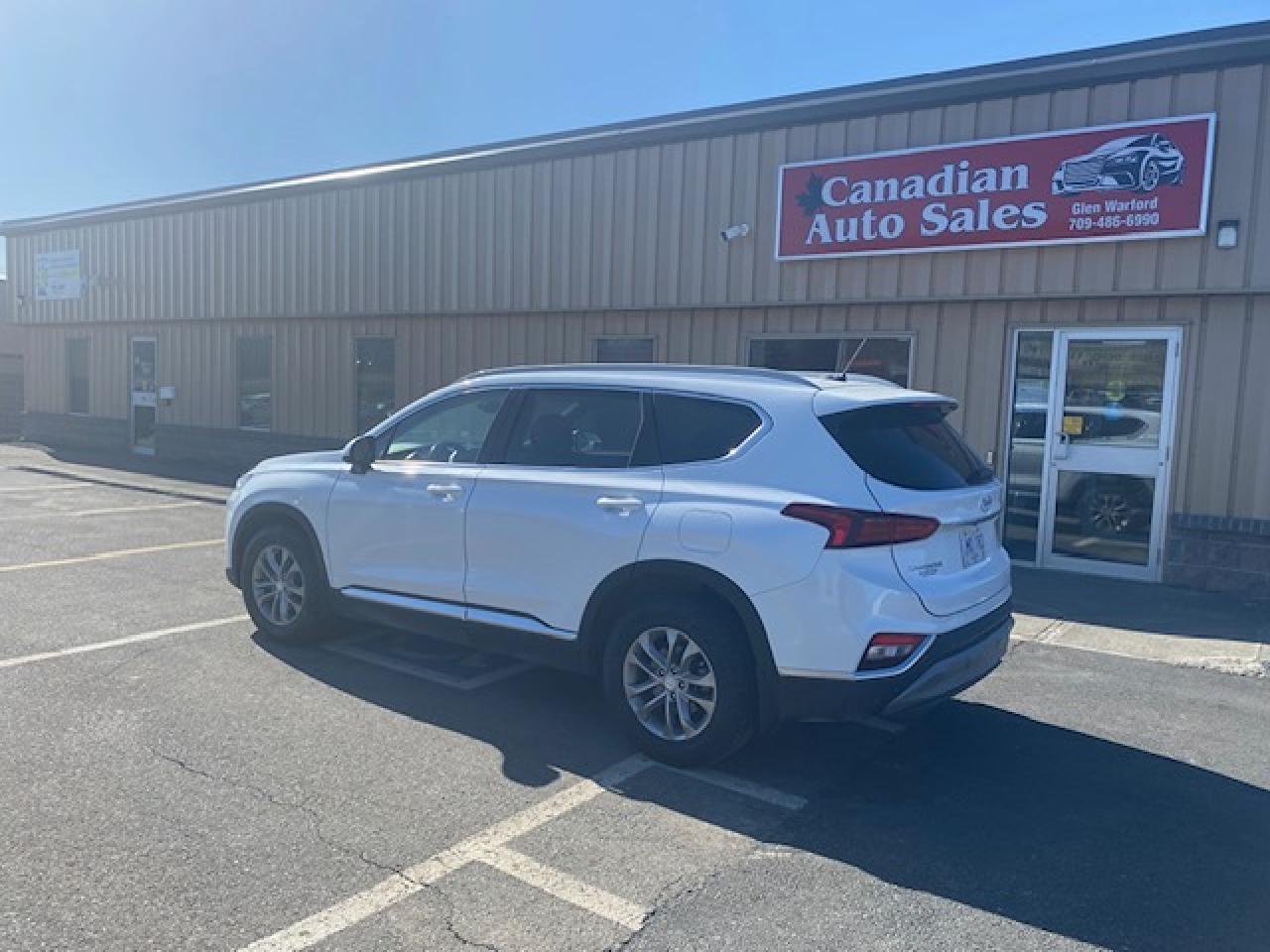 2020 Hyundai Santa Fe 2.4L Essential AWD w/Safety Package - Photo #4