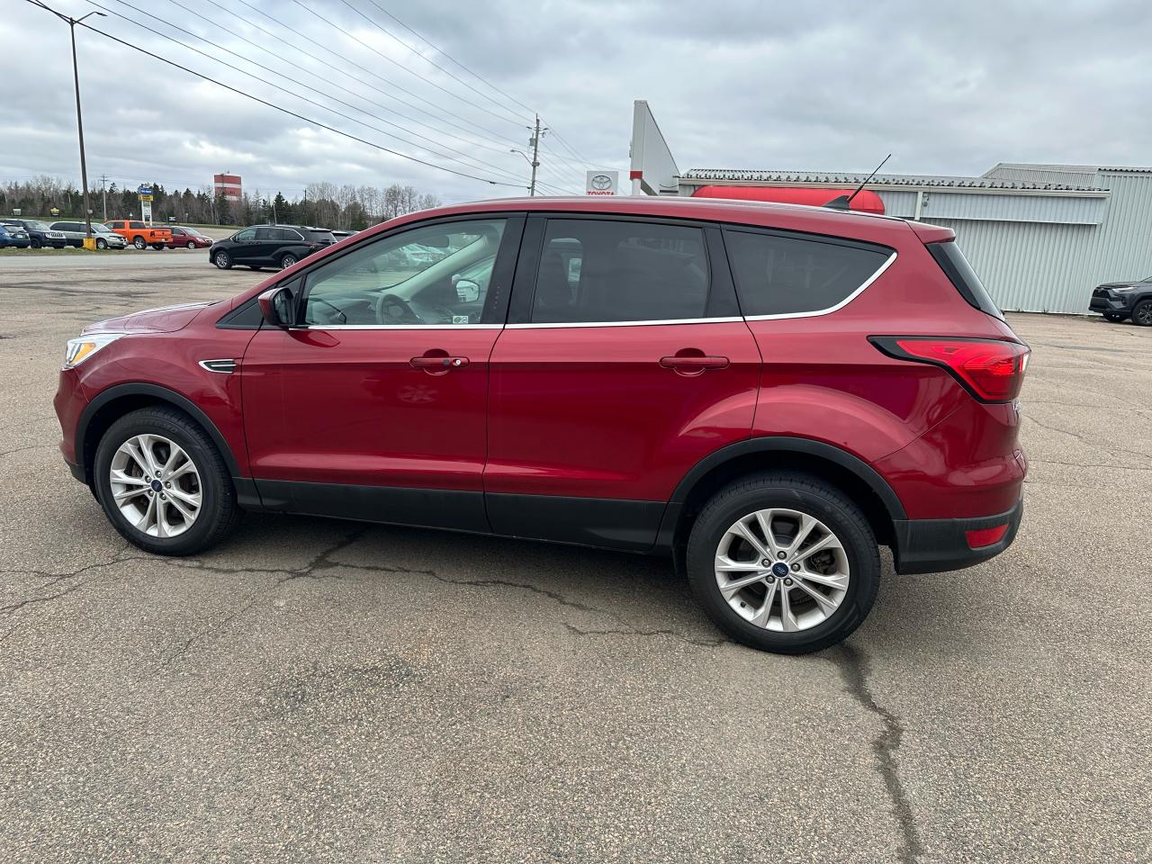 2019 Ford Escape SE Photo1