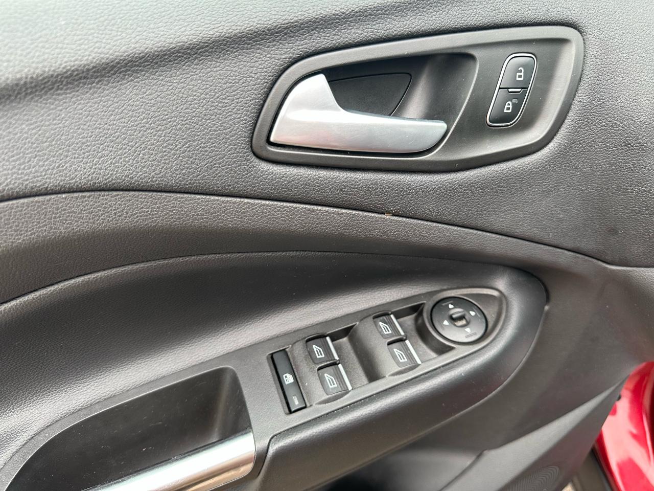 2019 Ford Escape SE Photo