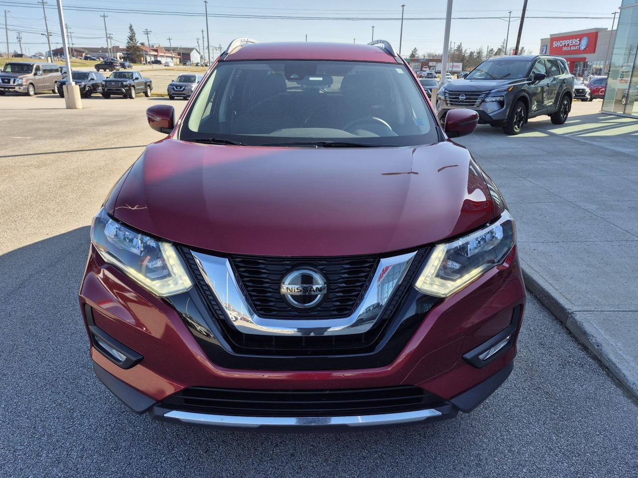 2020 Nissan Rogue SV Photo2