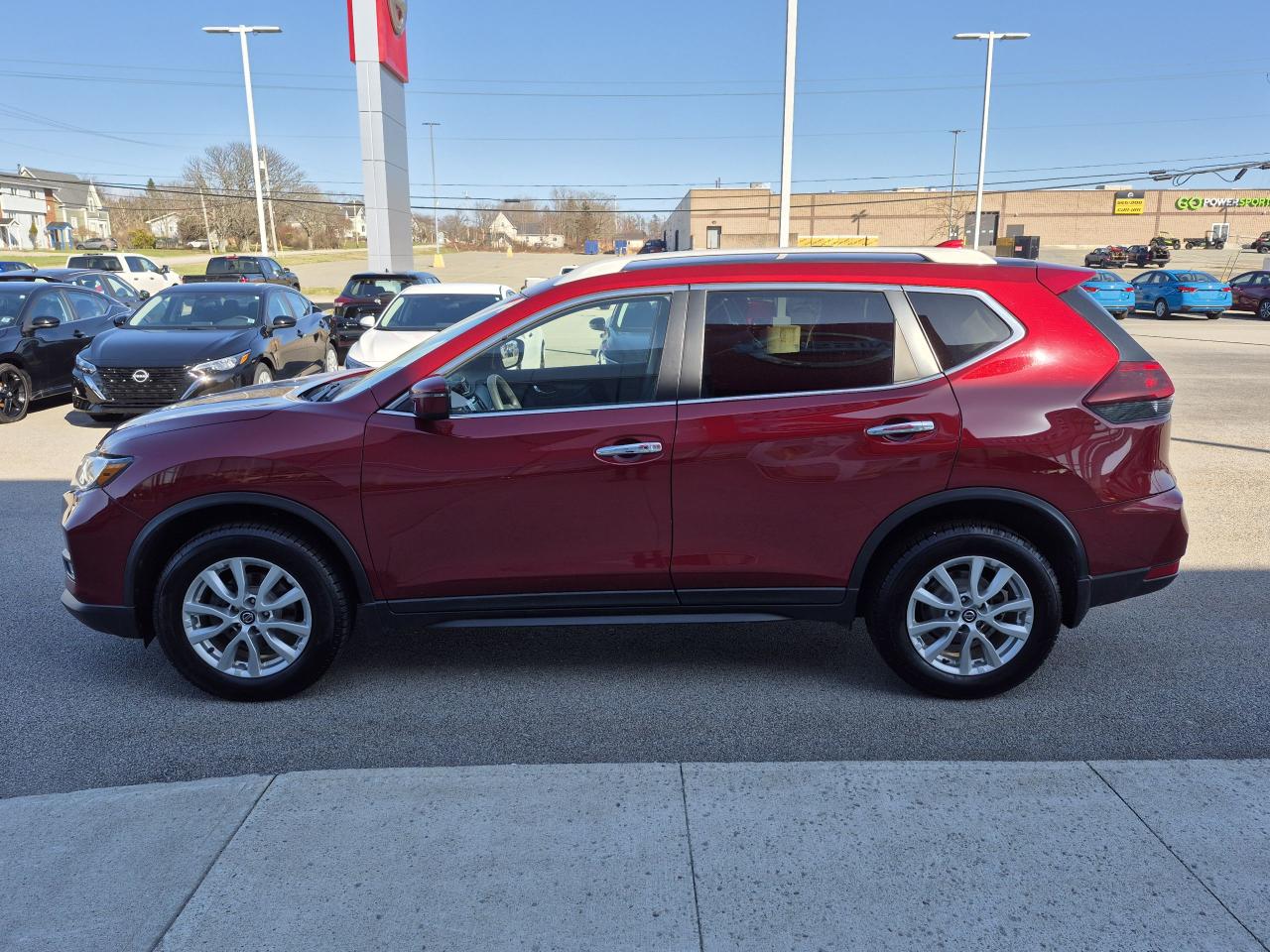 2020 Nissan Rogue SV Photo3