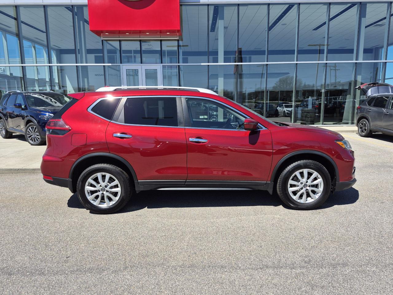2020 Nissan Rogue SV Photo5