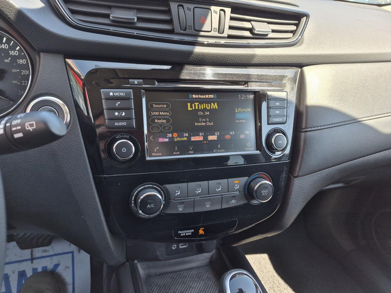 2020 Nissan Rogue SV Photo26