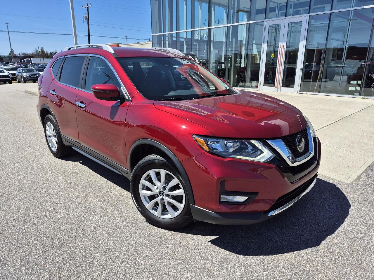 2020 Nissan Rogue SV Photo1