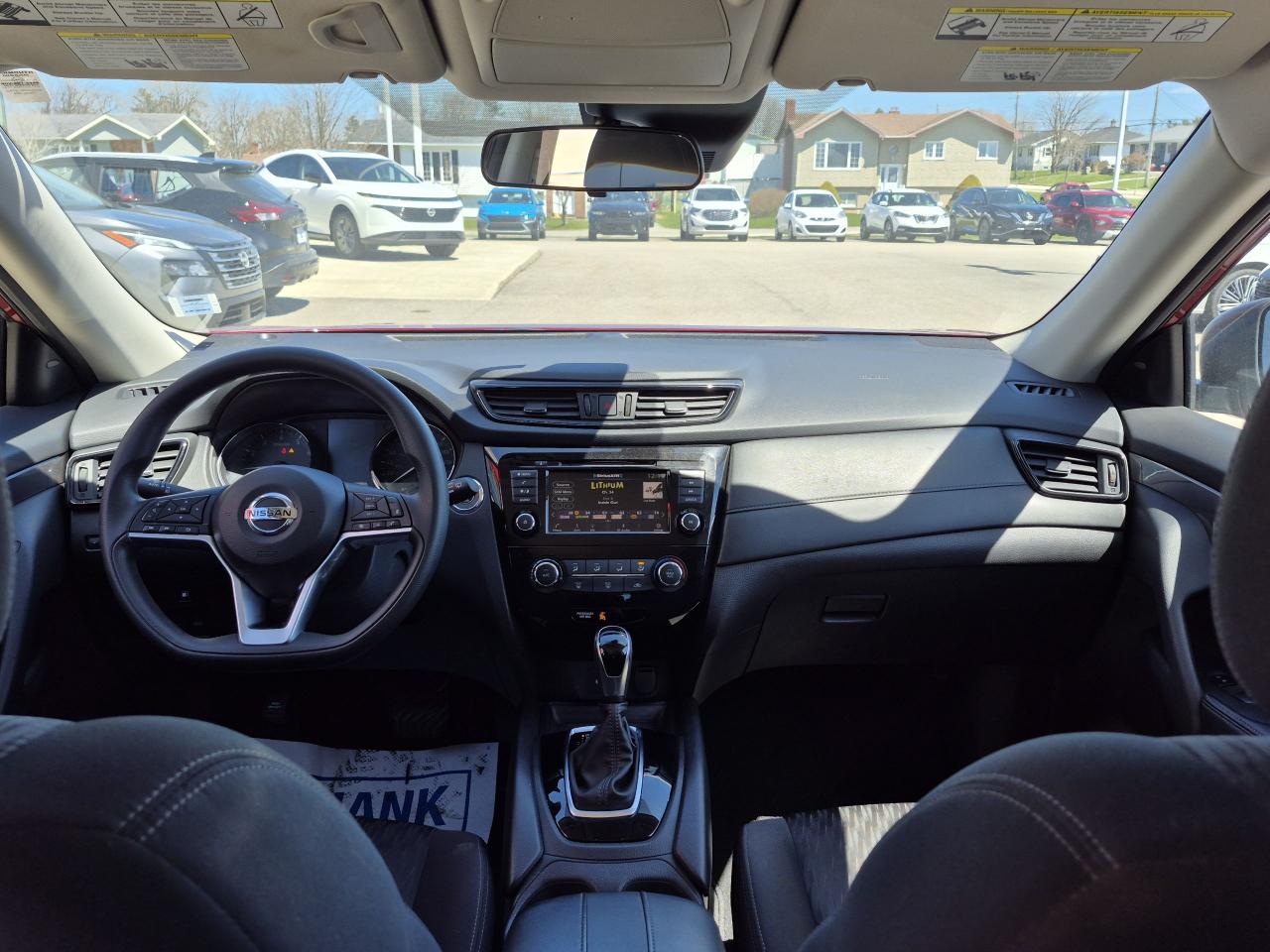 2020 Nissan Rogue SV Photo13