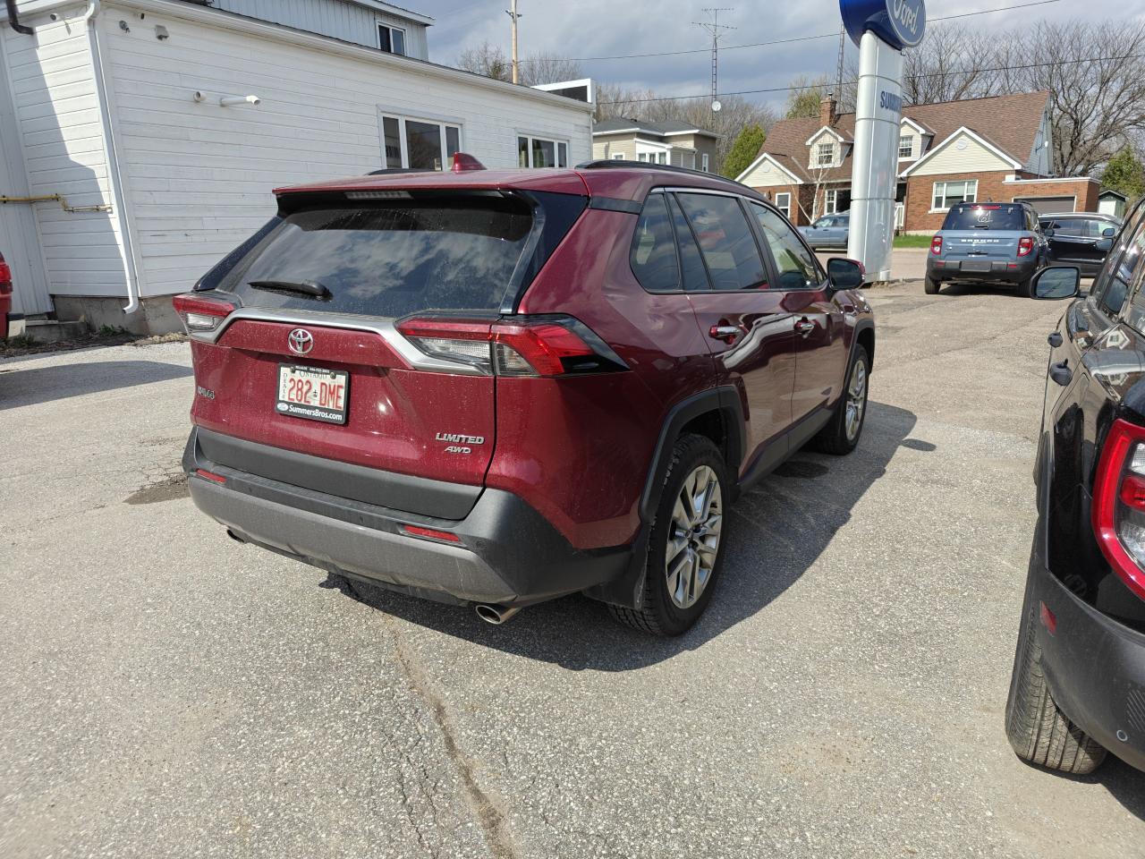 2019 Toyota RAV4 LTD Photo2