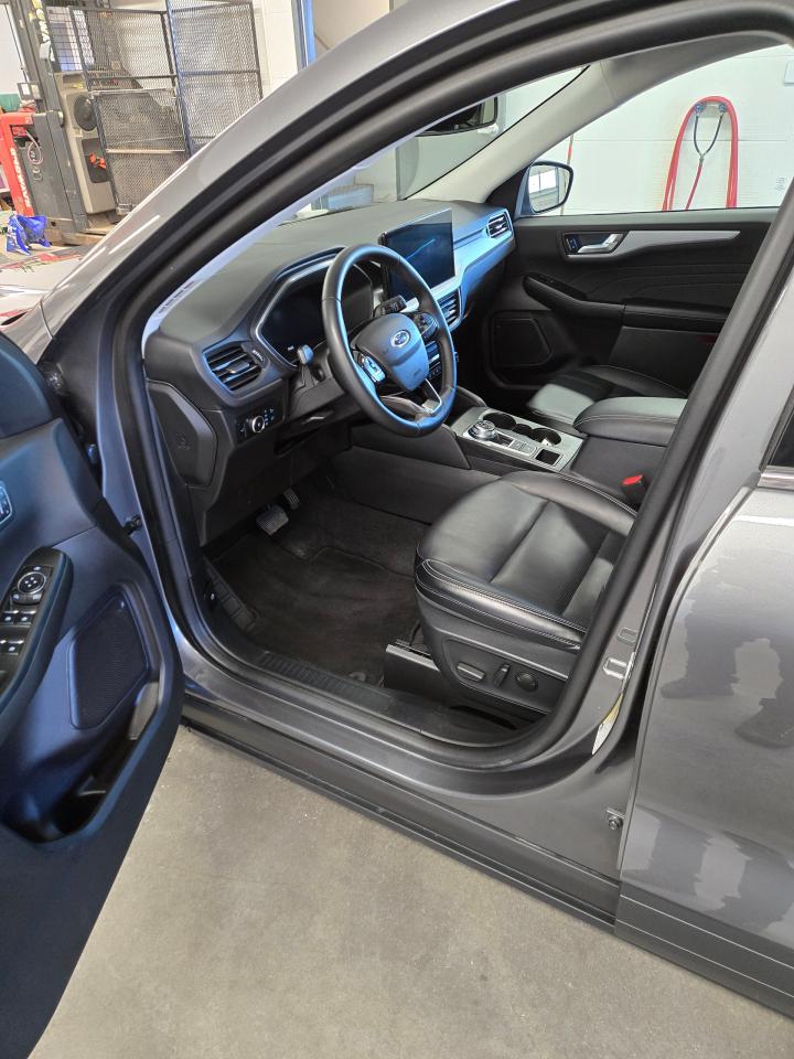 2024 Ford Escape Platinum Photo