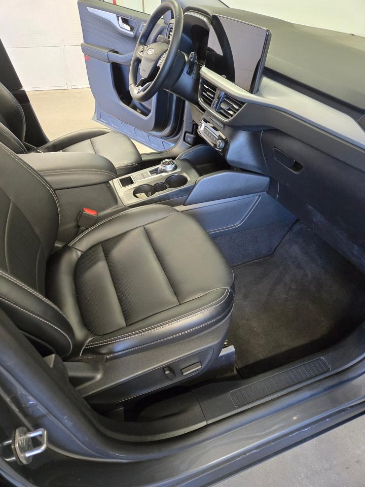 2024 Ford Escape Platinum Photo