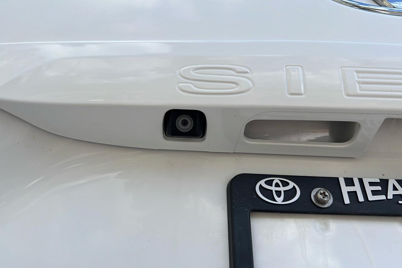 2011 Toyota Sienna LE AWD Photo
