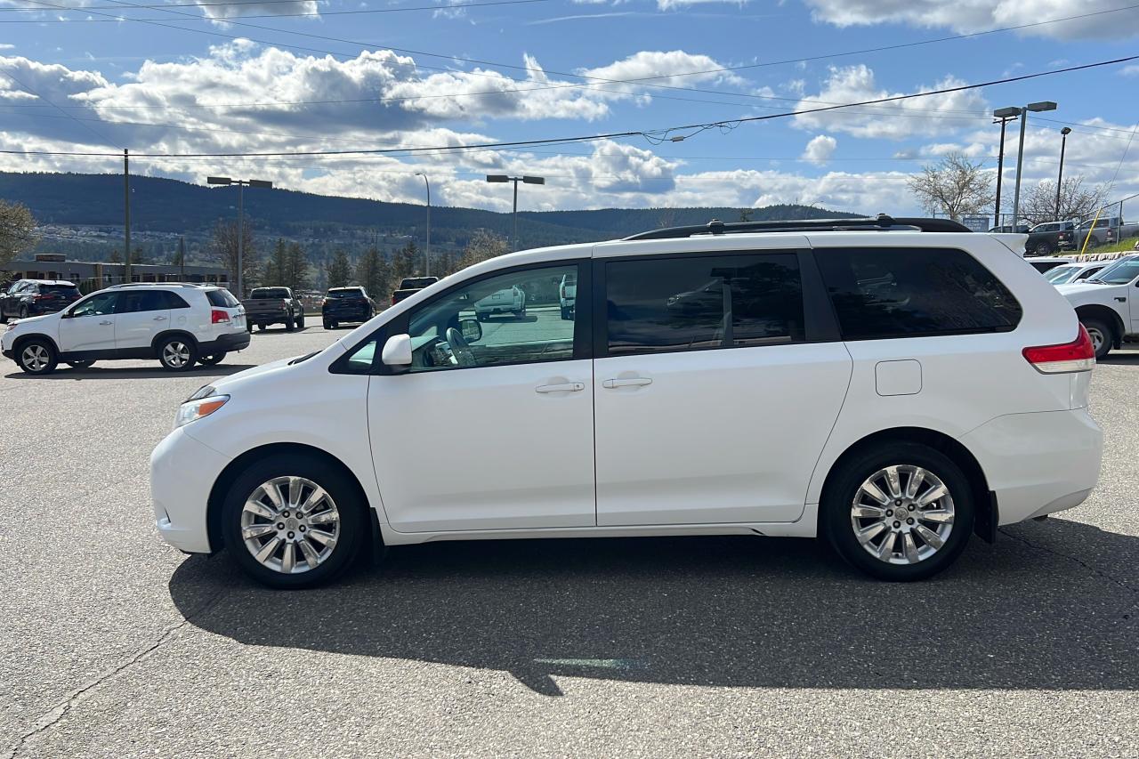 2011 Toyota Sienna LE AWD Photo