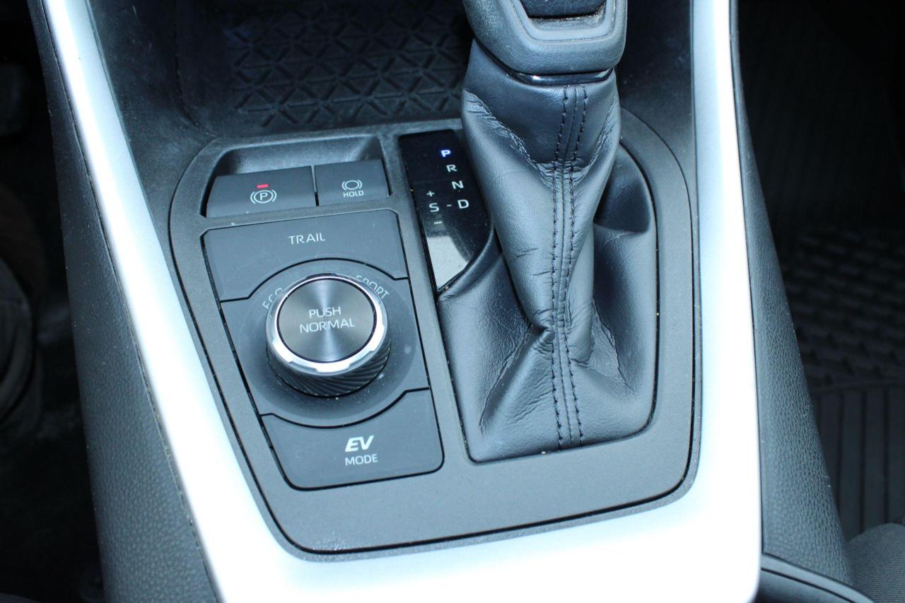 2021 Toyota RAV4 Hybrid LE AWD - Photo #13
