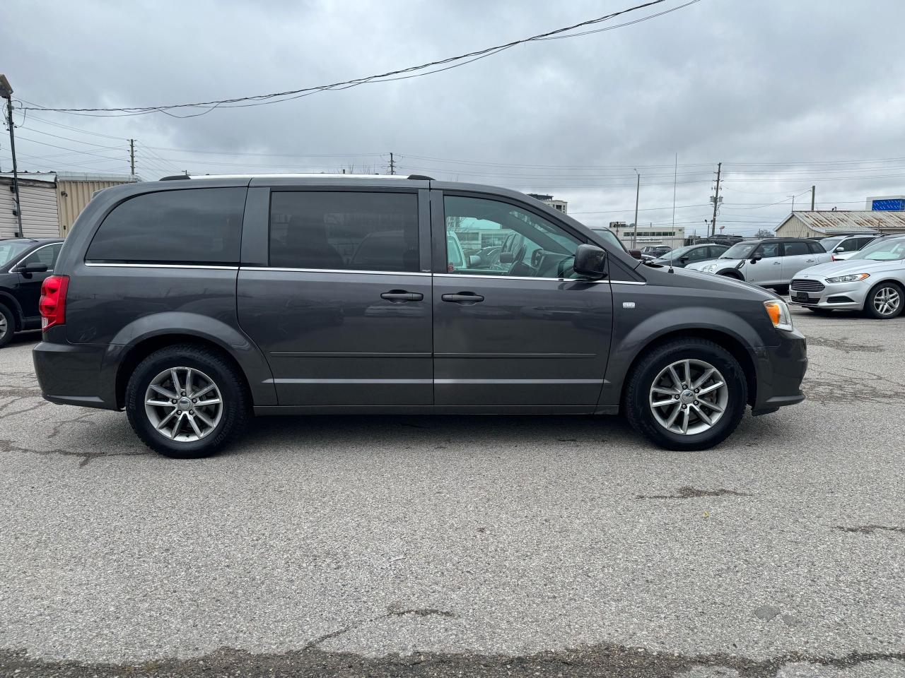 2014 Dodge Grand Caravan 30th Anniversary Photo3