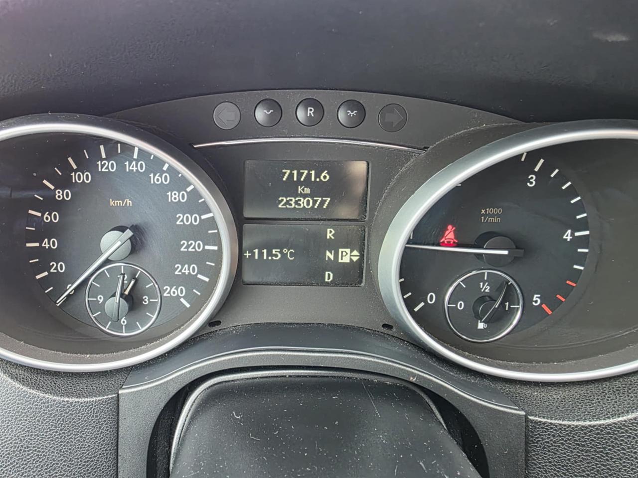 2008 Mercedes-Benz M-Class ML 320 CDI 4Matic Diesel Photo